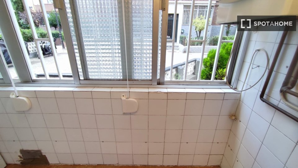 Double room Madrid, 4 beds — photo 12
