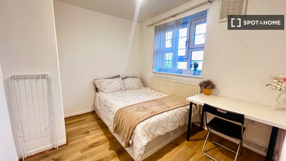 Double room London, 4 beds — photo 4