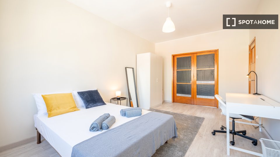 Double room Lisbon, 6 beds — photo 11