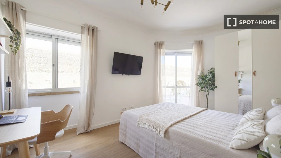 Double room Lisbon, 4 beds — photo 1