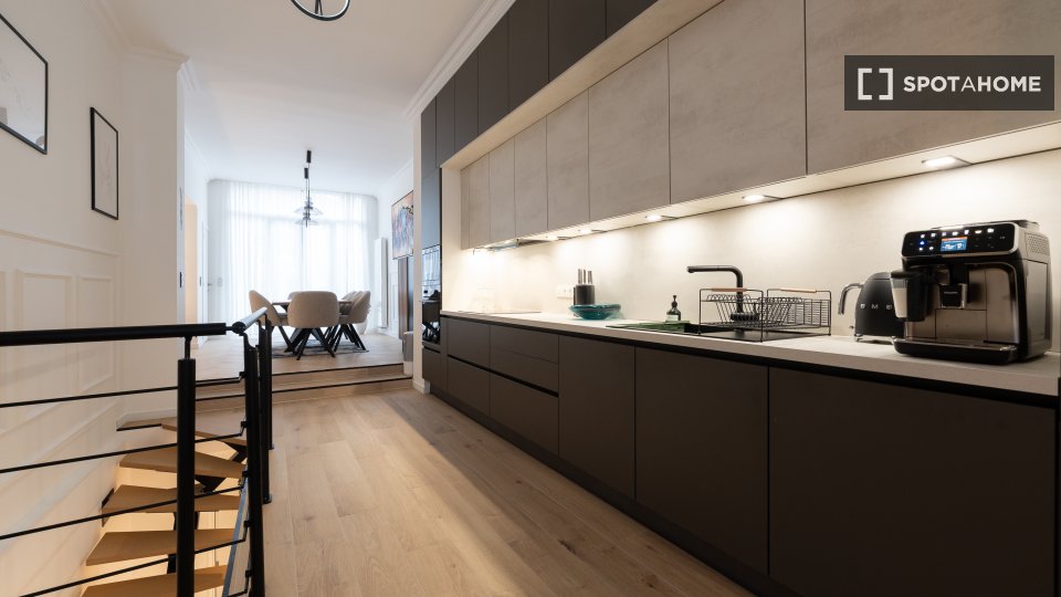 Apartment Brussels, 2 beds, 135m² — photo 5