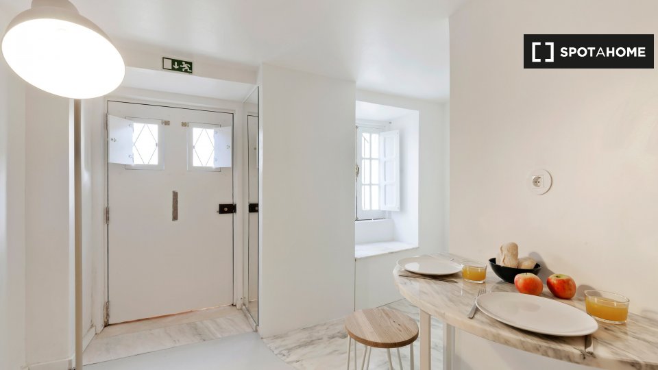 Apartment Lisbon, 1 bed — photo 10