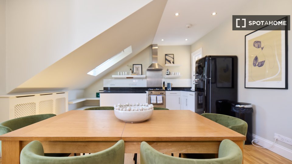 Apartment London, 2 beds — photo 13