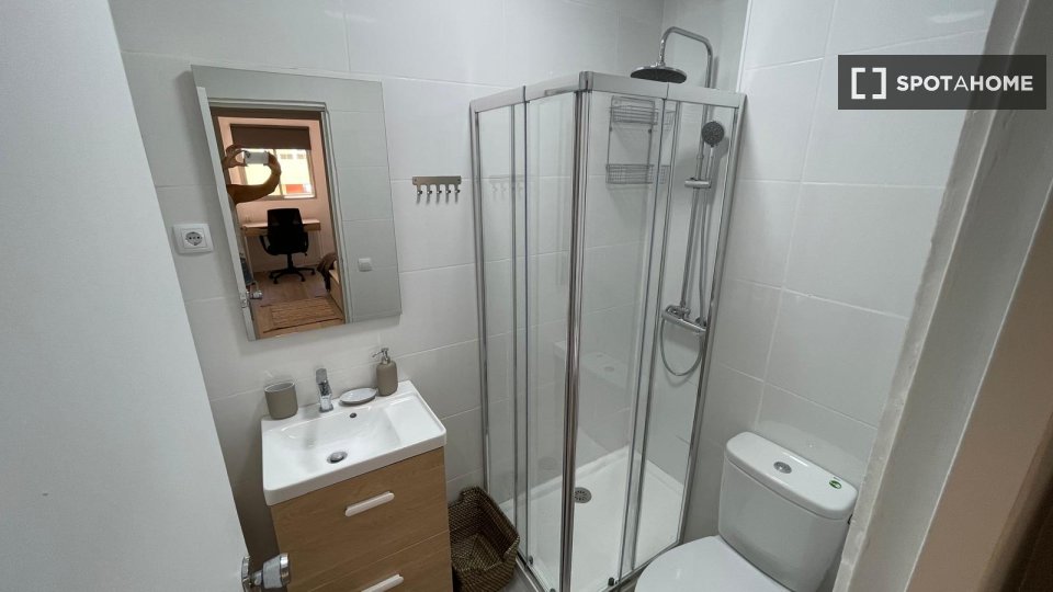 Apartment Malaga, 4 beds, 70m² — photo 7