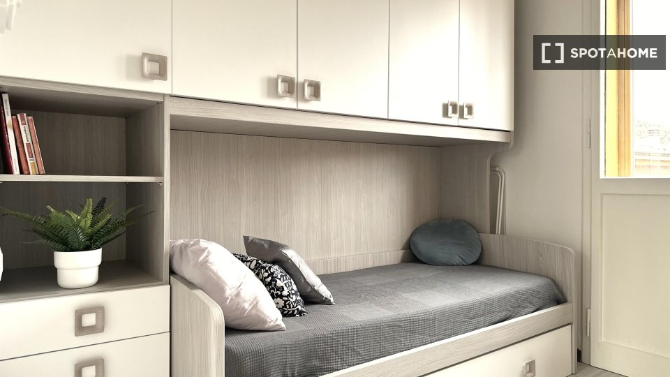 Double room Bologna, 3 beds — photo 1