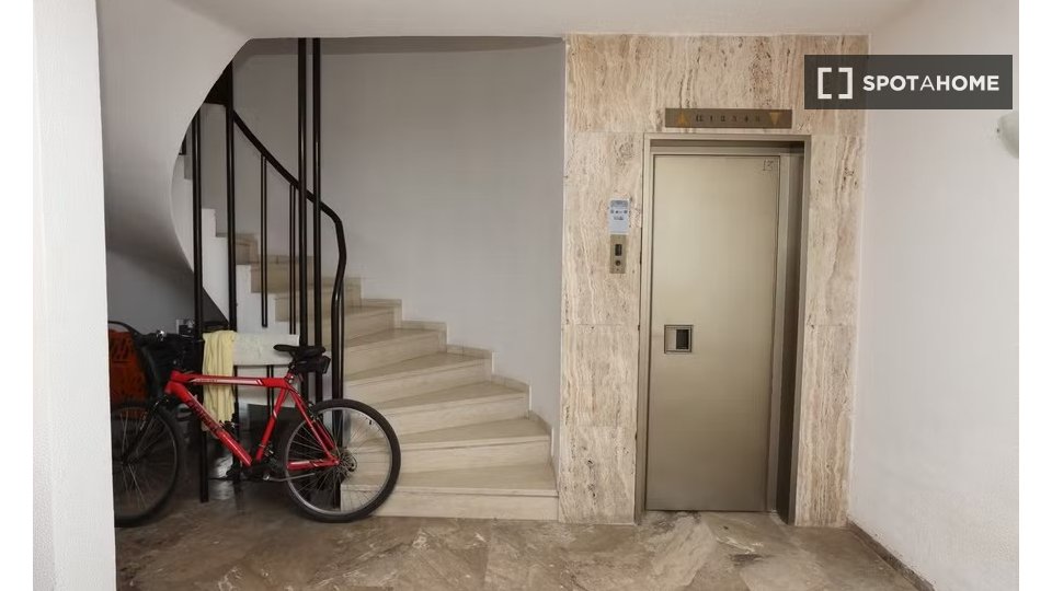 Double room Athens, 4 beds — photo 9