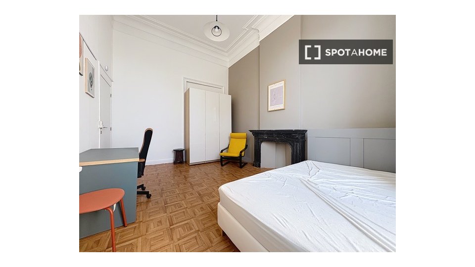 Double room Brussels, 8 beds — photo 39