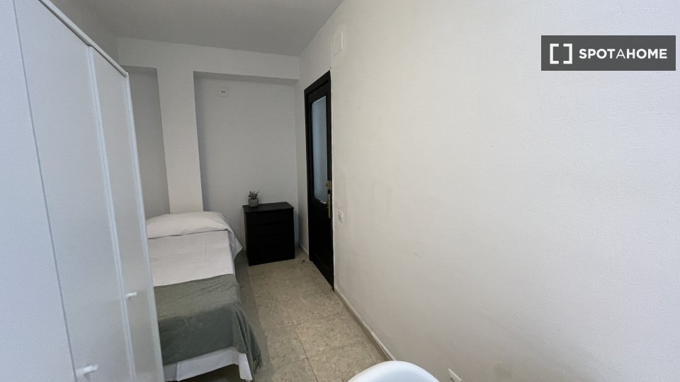 Double room Seville, 8 beds, 180m² — photo 32