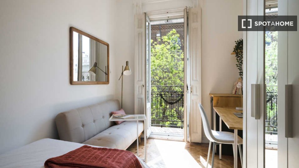 Double room Madrid, 8 beds — photo 53