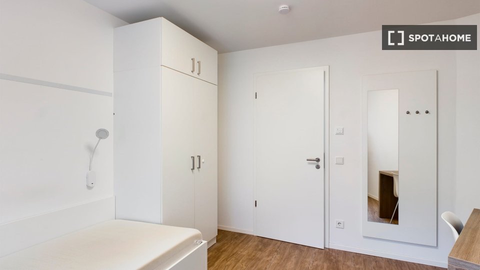Double room Berlin, 2 beds, 55m² — photo 19