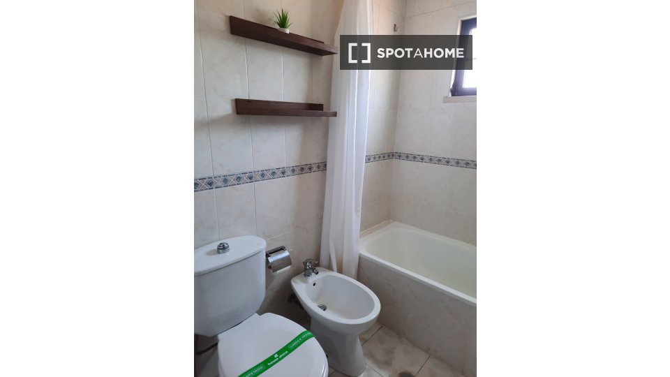 Apartment Lisbon, 3 beds, 110m² — photo 13