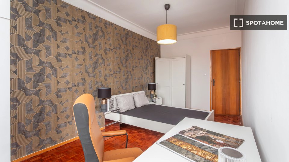 Double room Lisbon, 4 beds — photo 8