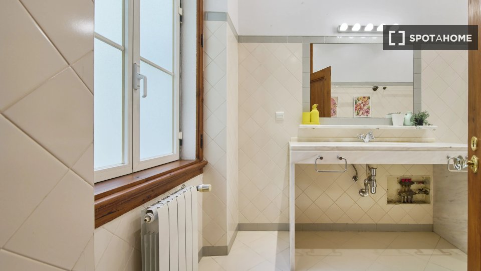 Double room Lisbon, 7 beds — photo 11