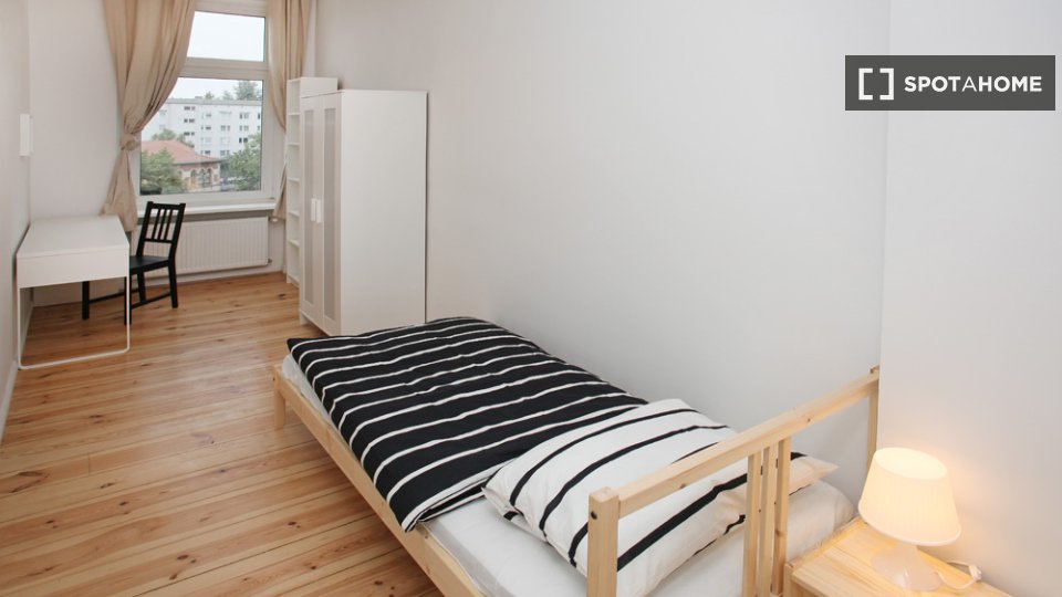 Double room Berlin, 6 beds, 126m² — photo 18