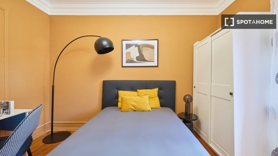 Double room Lisbon, 4 beds — photo 34