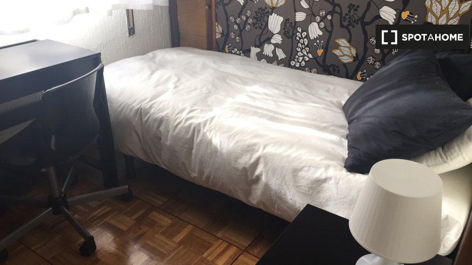 Double room Madrid, 4 beds, 90m² — photo 1