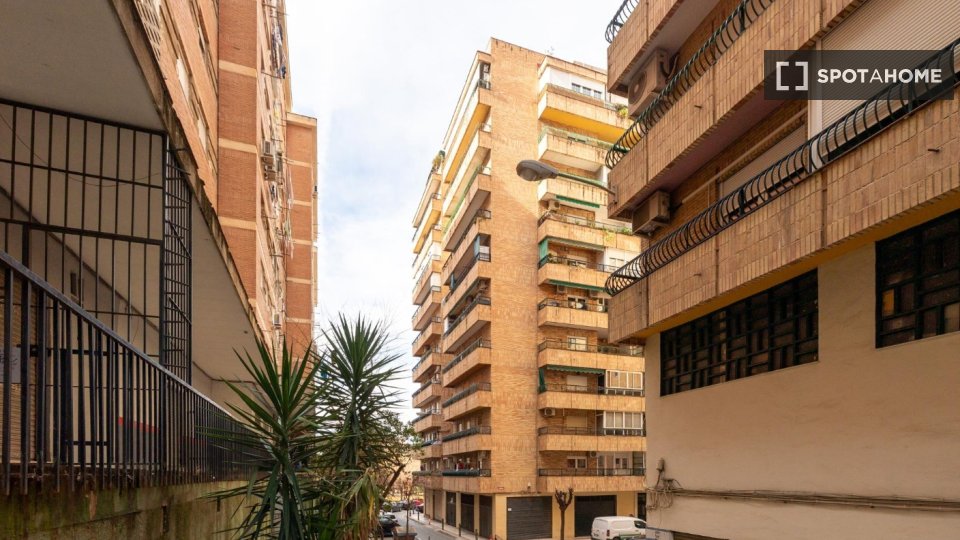 Double room Granada, 5 beds, 150m² — photo 16