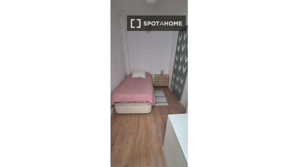 Apartment Granada, 1 bed, 73m² — photo 1