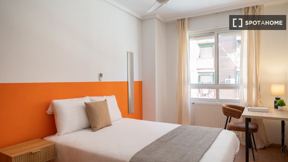 Double room Madrid, 5 beds — photo 12