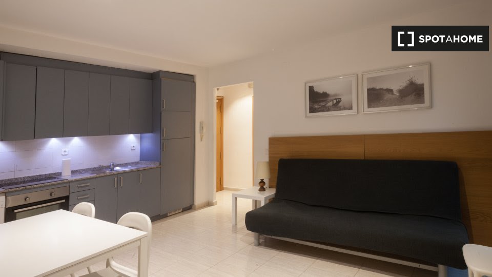 Apartment Barcelona, 2 beds — photo 1