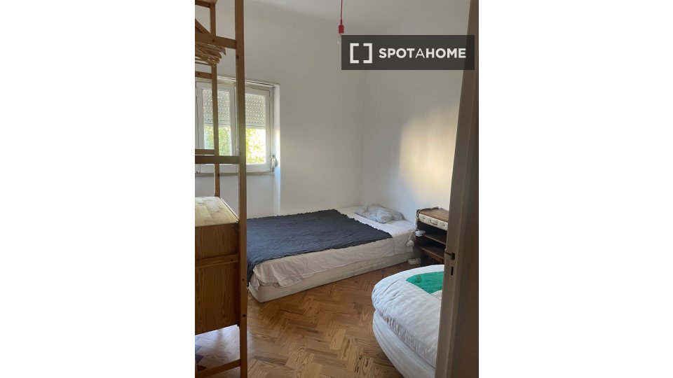 Double room Lisbon, 2 beds, 70m² — photo 1