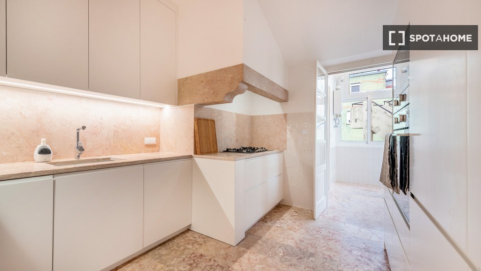 Double room Lisbon, 7 beds — photo 46