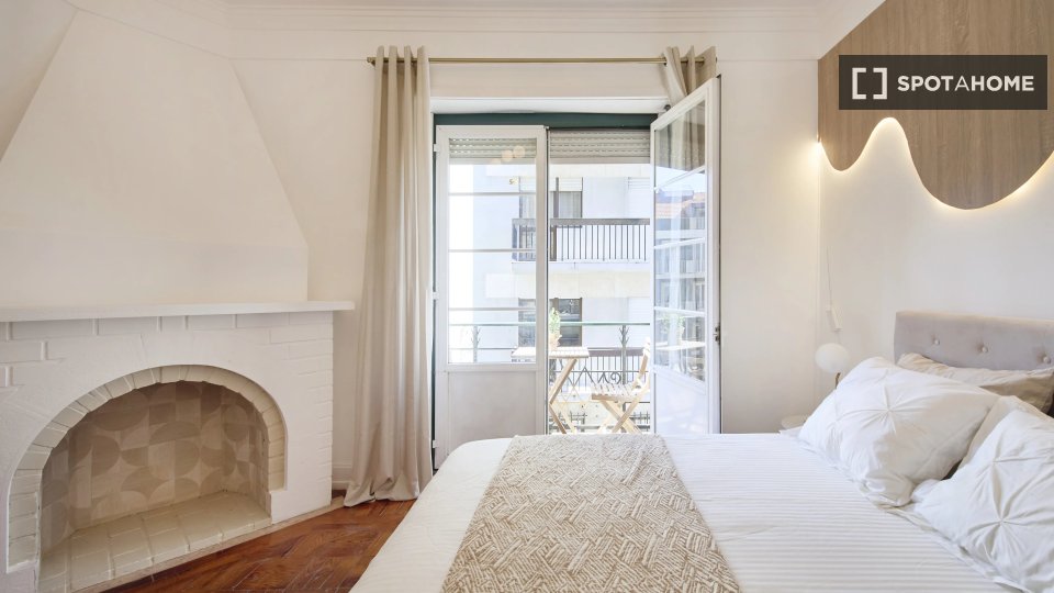 Double room Lisbon, 4 beds — photo 13