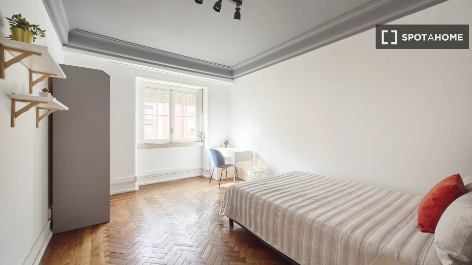 Double room Lisbon, 7 beds — photo 1