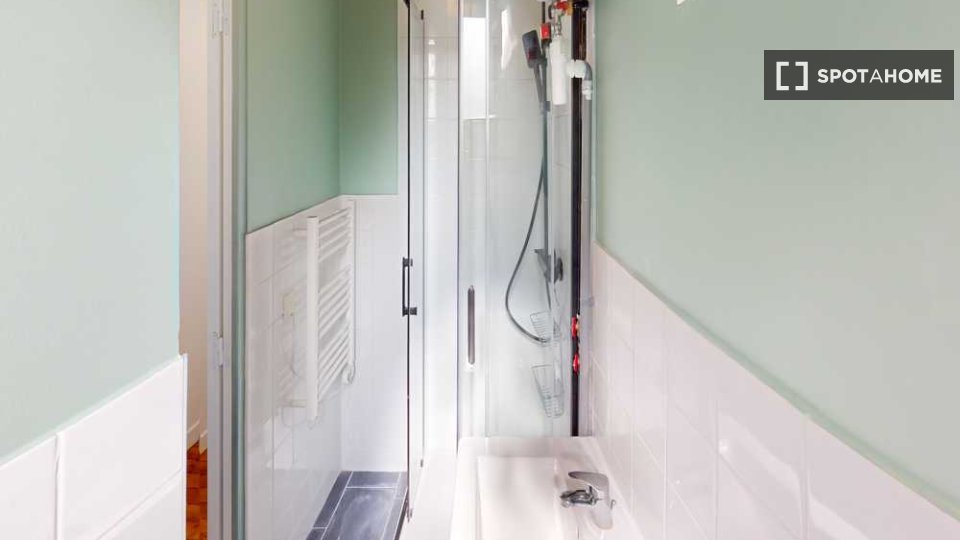Double room Paris, 3 beds, 50m² — photo 7
