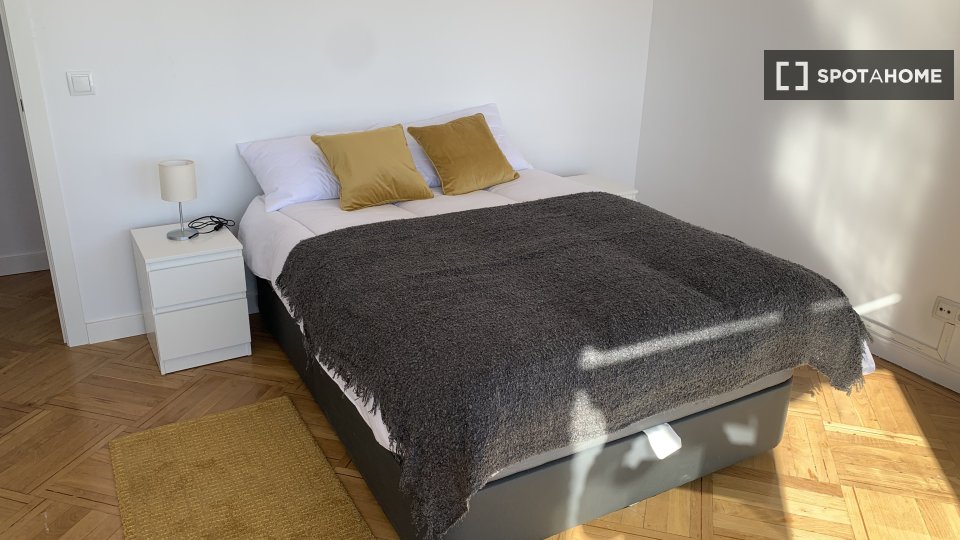 Double room Madrid, 6 beds — photo 3