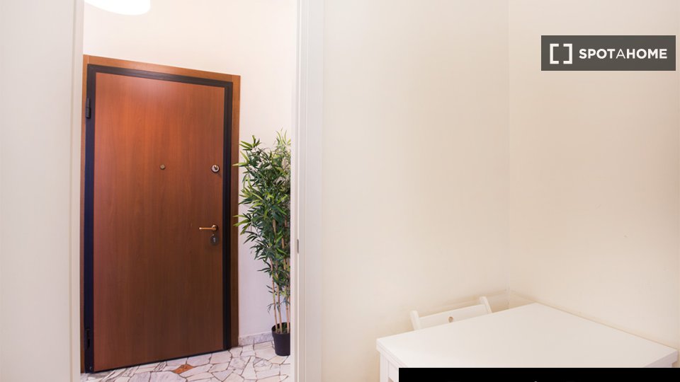 Double room Milan, 3 beds, 56m² — photo 19