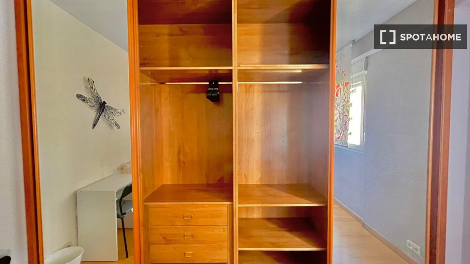 Chambre double Madrid, 4 chambres — photo 15