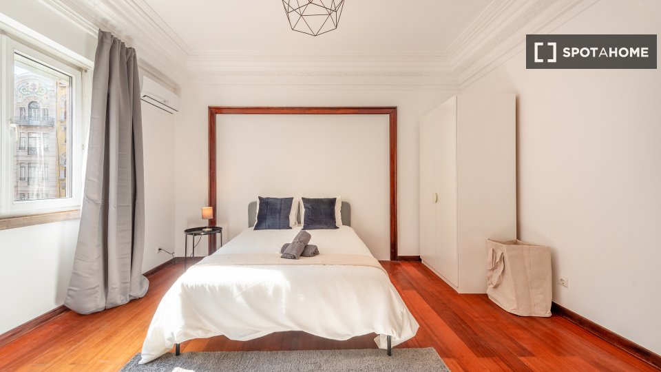 Double room Lisbon, 6 beds, 168m² — photo 13
