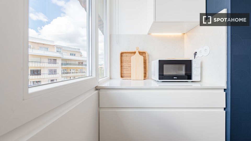 Apartment Lisbon, 2 beds, 74m² — photo 10