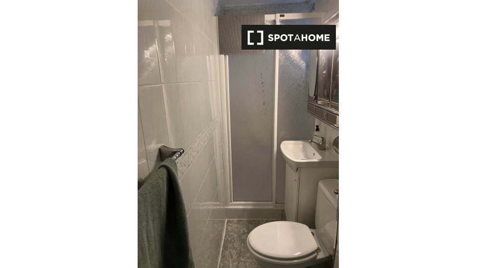 Double room Madrid, 3 beds, 60m² — photo 3