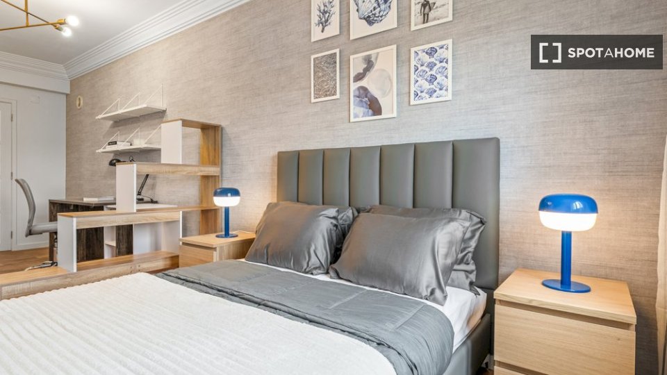 Double room Lisbon, 9 beds — photo 1