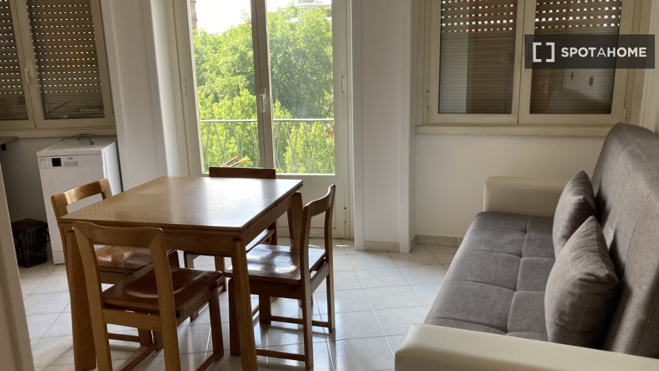 Double room Milan, 2 beds, 80m² — photo 6