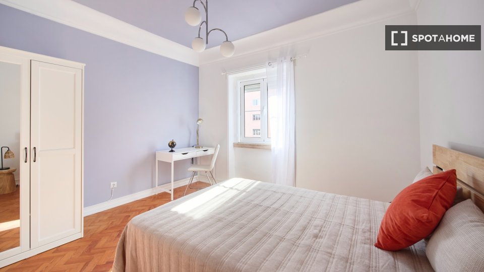 Double room Lisbon, 6 beds — photo 40