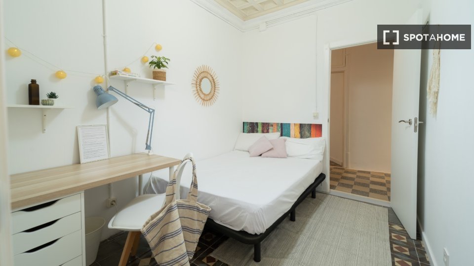 Double room Barcelona, 14 beds, 400m² — photo 11
