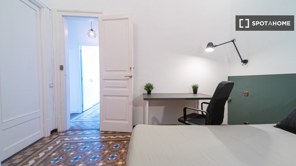 Double room Barcelona, 8 beds, 190m² — photo 13