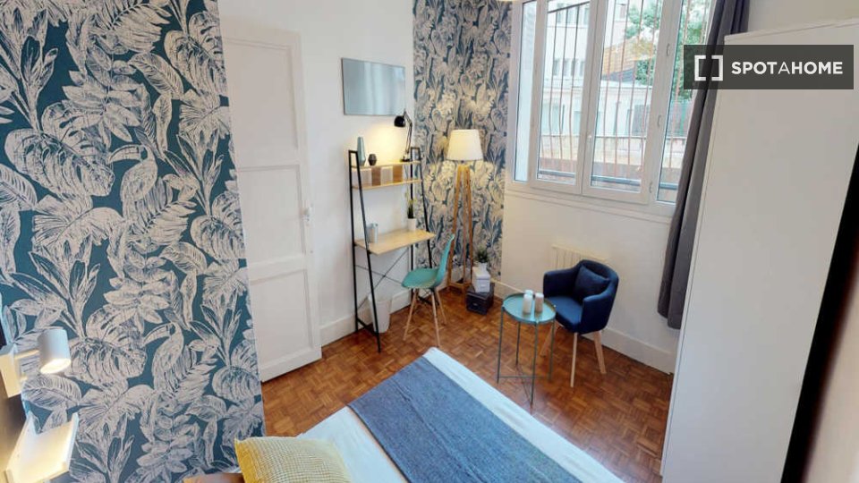 Double room Paris, 5 beds, 80m² — photo 1