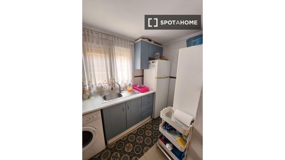 Apartment Alicante, 4 beds, 145m² — photo 16