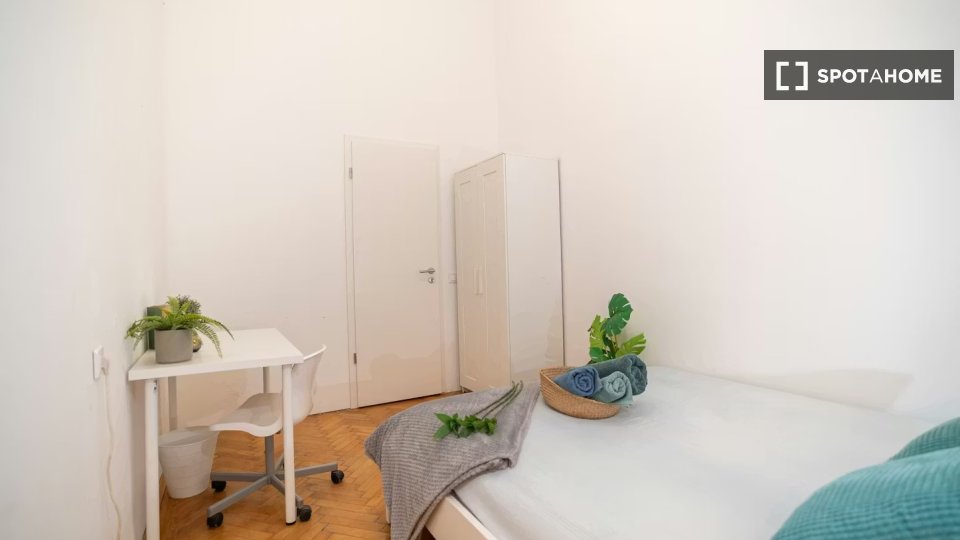 Double room Budapest, 3 beds — photo 18
