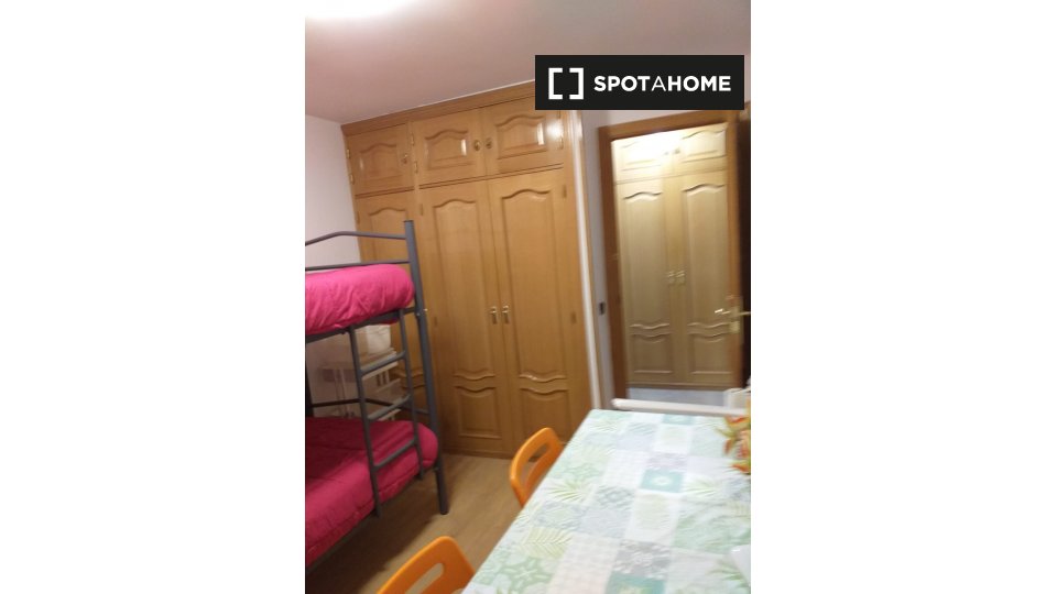 Double room Madrid, 2 beds — photo 2