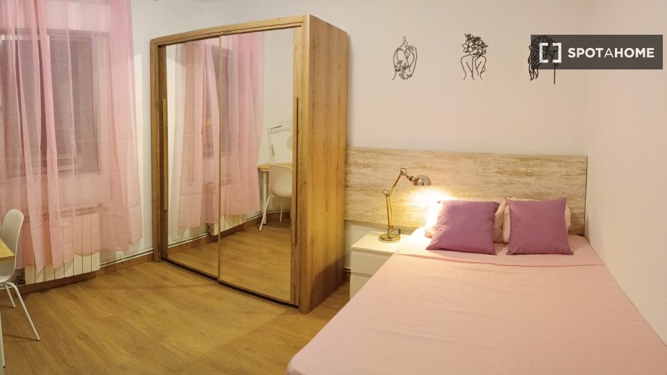 Double room Madrid, 4 beds — photo 41