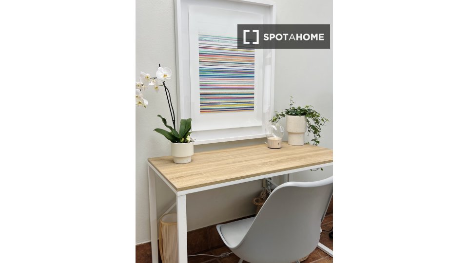 Double room Santa_Cruz_De_Tenerife, 1 bed, 188m² — photo 9