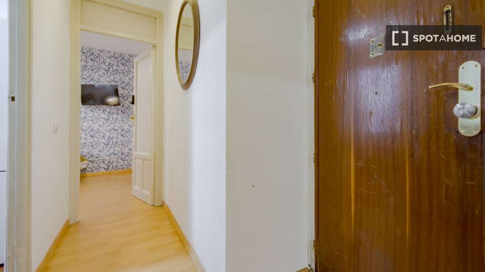 Double room Madrid, 4 beds, 70m² — photo 13