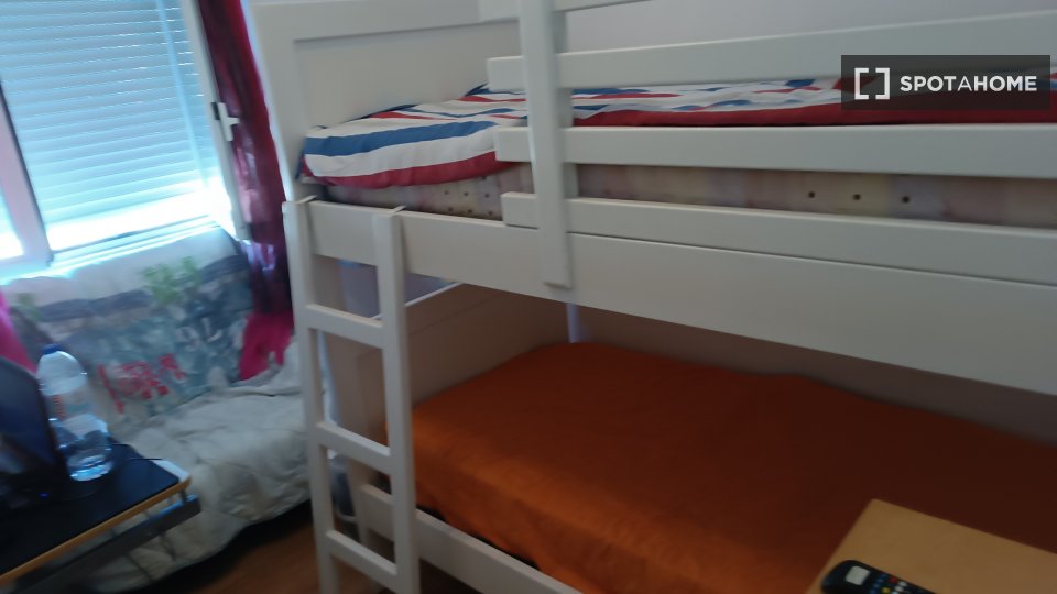 Double room Lisbon, 5 beds, 90m² — photo 21
