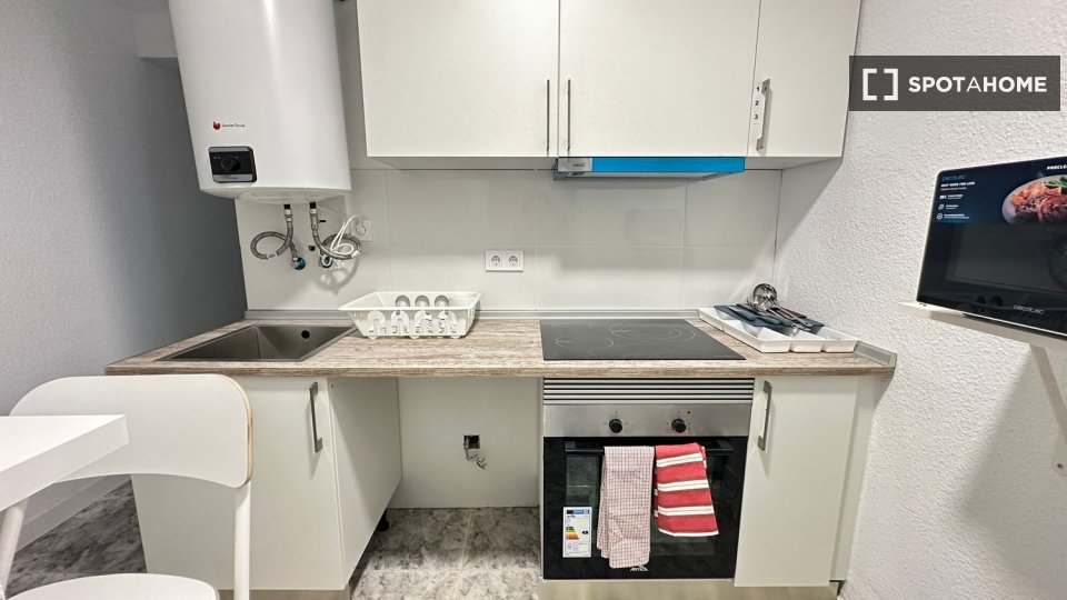 Double room Madrid, 5 beds — photo 24