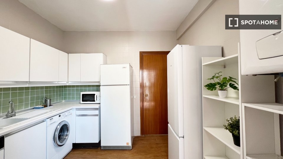 Double room Madrid, 6 beds — photo 19